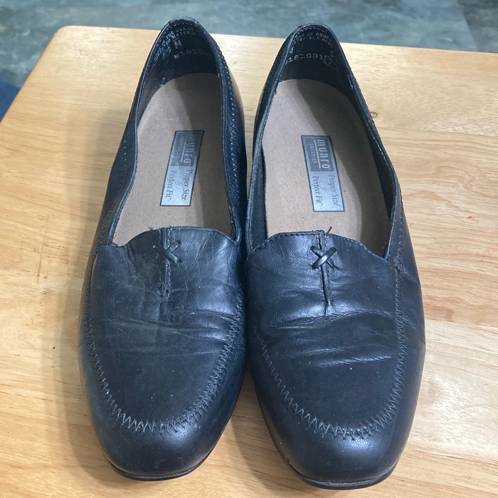 Navy Blue Munro Flats size 5.5 M